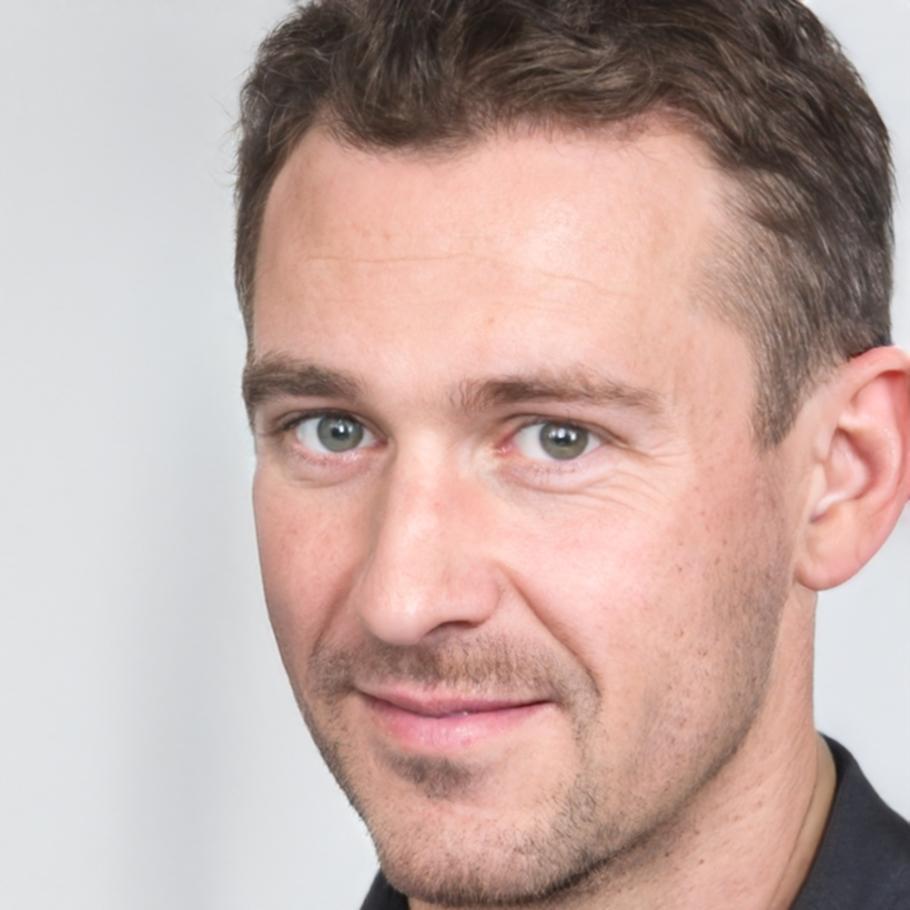 Instructor especialista en finanzas personales